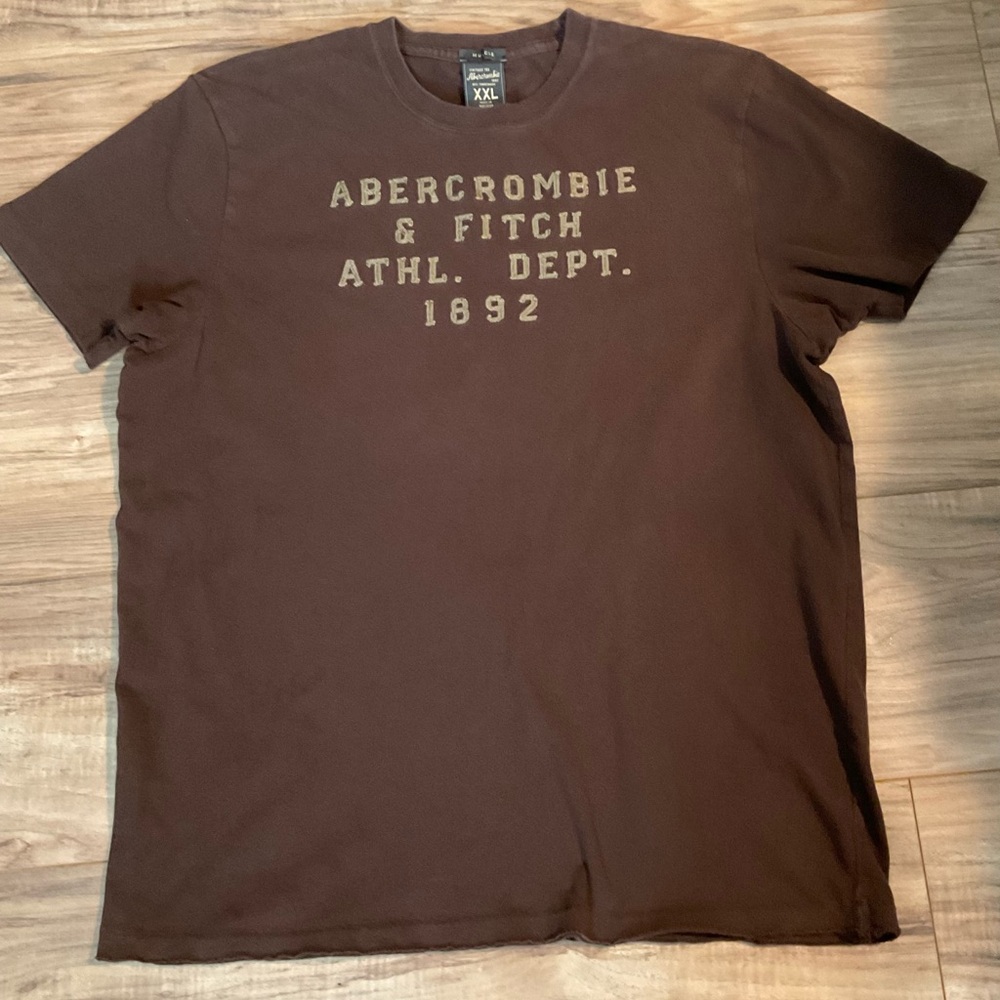 Abercrombie & Fitch Dark Brown Graphic Tee